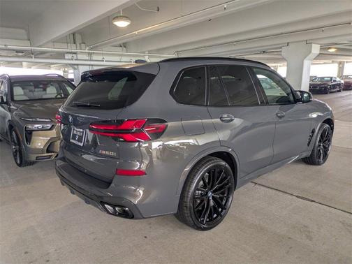 2026 BMW X5 M60i