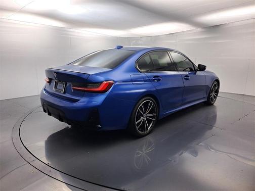 2023 BMW 330 i