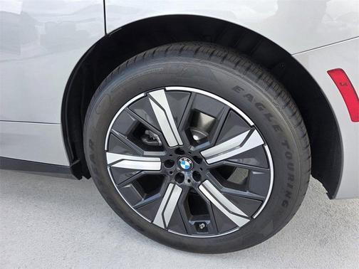 2026 BMW iX xDrive45