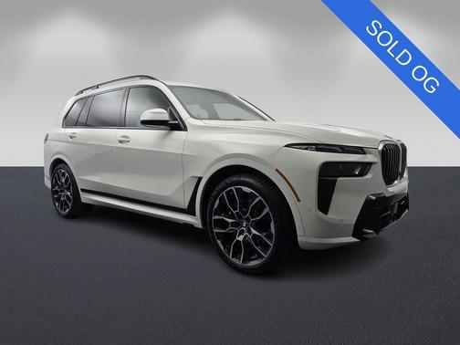 Alpine White 2024 BMW X7 xDrive40i