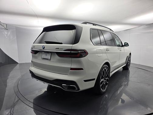 Alpine White 2024 BMW X7 xDrive40i