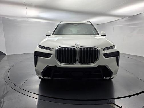 Alpine White 2024 BMW X7 xDrive40i