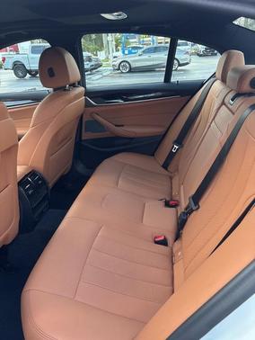 Alpine White 2023 BMW 540 i