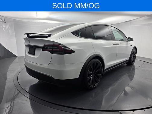 Pearl White Multi 2022 Tesla Model X Base