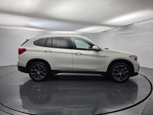 Alpine White 2022 BMW X1 sDrive28i