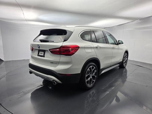 Alpine White 2022 BMW X1 sDrive28i