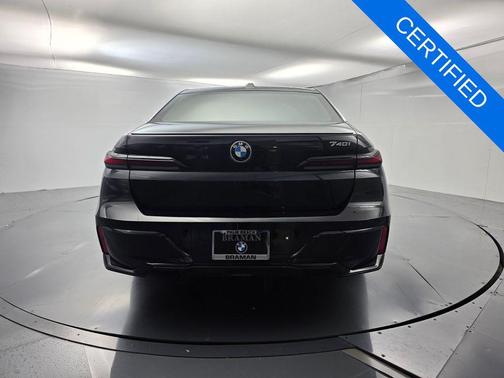 Black Sapphire Metallic 2024 BMW 740 i