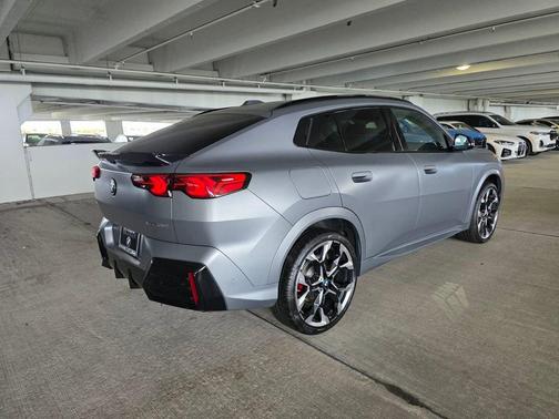 Pure 2026 BMW X2 xDrive28i