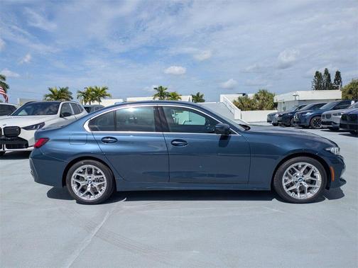2025 BMW 330 i