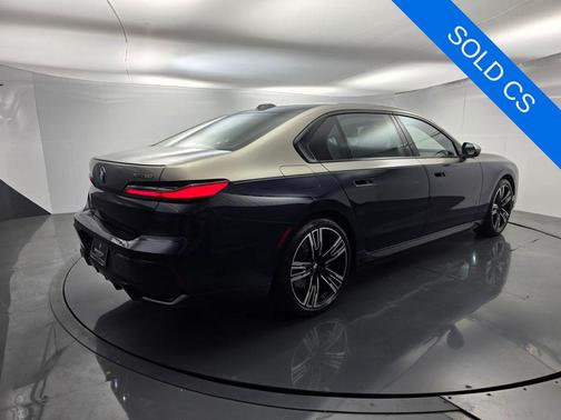 Tanzanite Blue II Metallic 2023 BMW i7 xDrive60