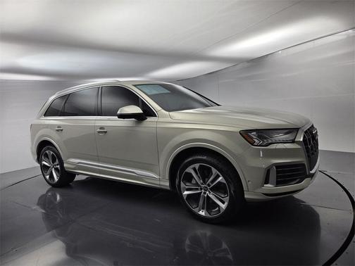 2024 Audi Q7 55 Premium Plus