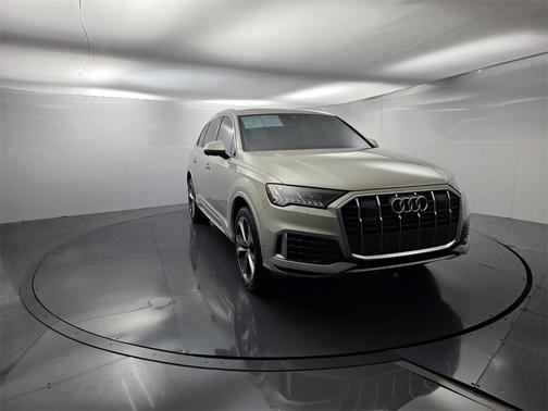 2024 Audi Q7 55 Premium Plus