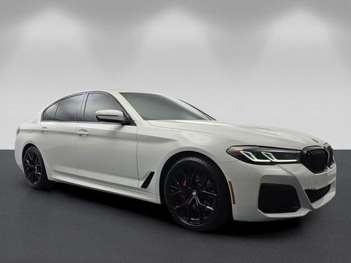 Alpine White 2023 BMW 530 i