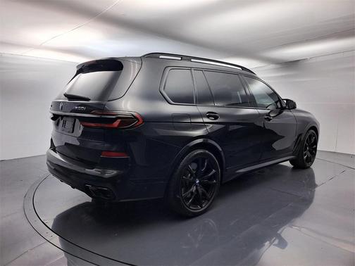 2024 BMW X7 M60i