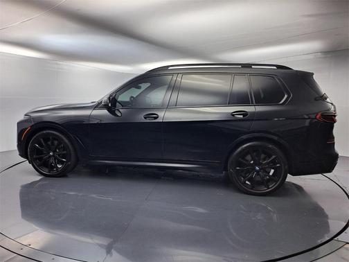 2024 BMW X7 M60i