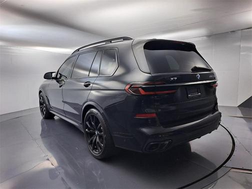 2024 BMW X7 M60i