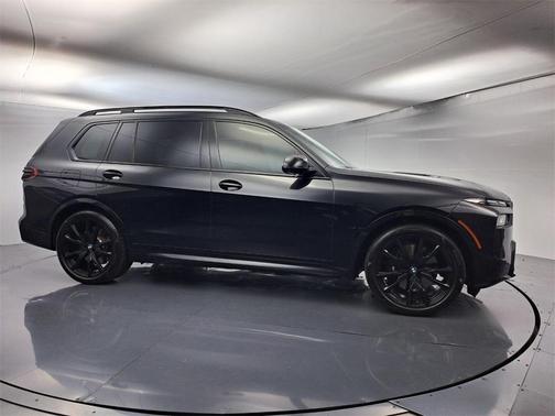 2024 BMW X7 M60i
