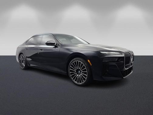 Carbon Black Metallic 2024 BMW 760 760i xDrive