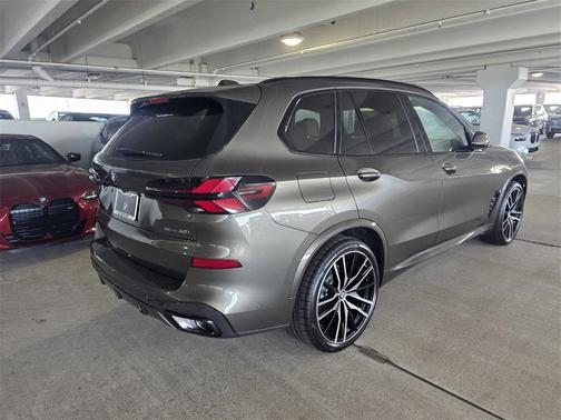 Manhattan Green Metallic 2026 BMW X5 sDrive40i