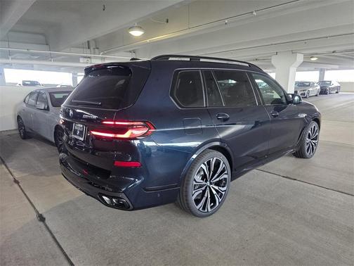 2026 BMW X7 M60i