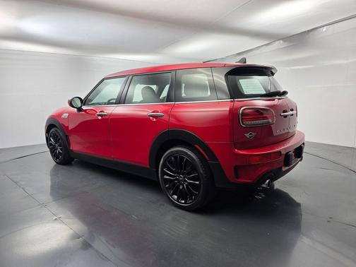 Chili Pepper Red 2023 MINI Clubman Cooper S