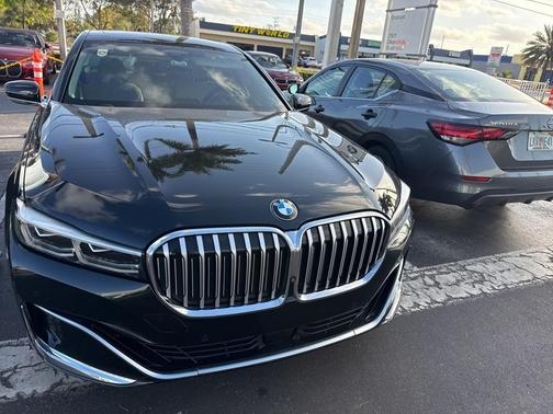 2022 BMW 750 i xDrive