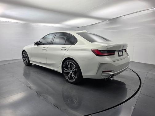 Alpine White 2023 BMW 330 i