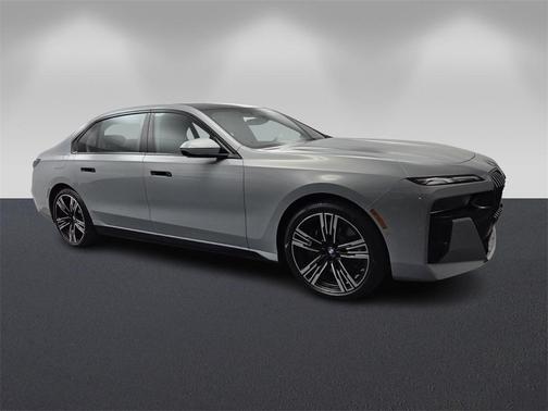 2023 BMW 740 i
