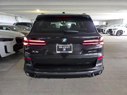 Black Sapphire Metallic 2026 BMW X5 sDrive40i