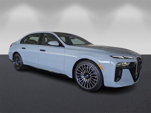2025 BMW 760 760i xDrive
