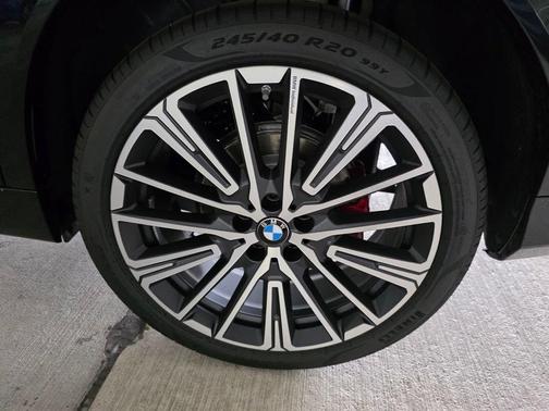 Black Sapphire Metallic 2026 BMW X2 xDrive28i