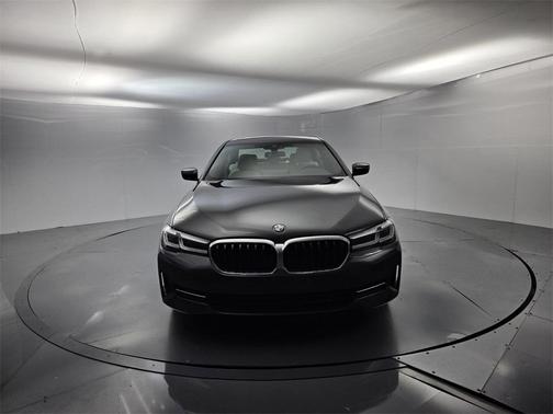 2022 BMW 530 i