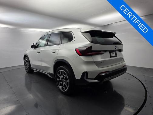 Mineral White Metallic 2023 BMW X1 xDrive28i