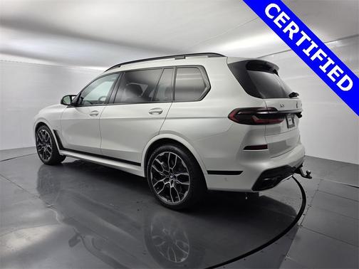 2024 BMW X7 M60i