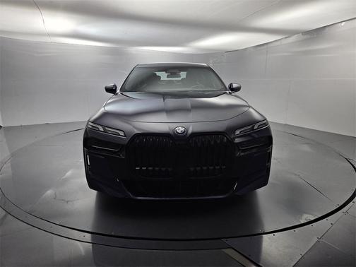 2023 BMW 760 760i xDrive