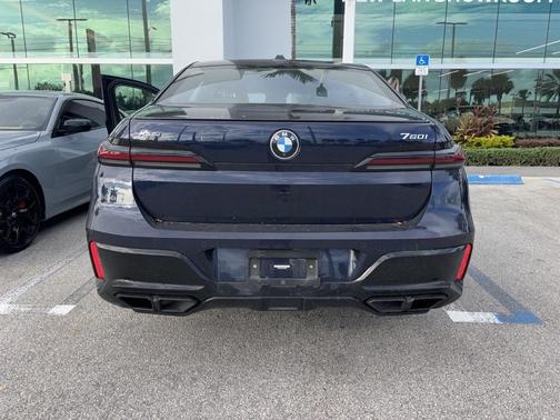 2023 BMW 760 760i xDrive