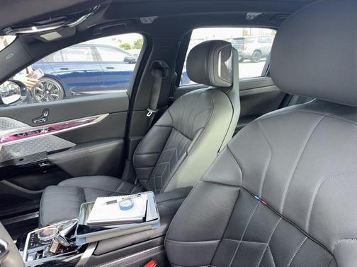 2023 BMW 760 760i xDrive