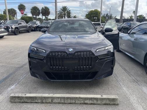 2023 BMW 760 760i xDrive