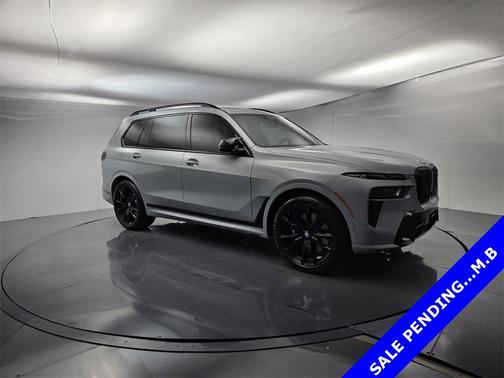 2023 BMW X7 M60i