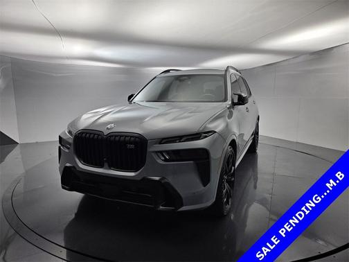 2023 BMW X7 M60i