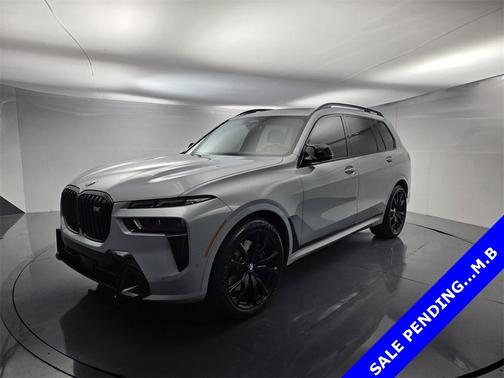 2023 BMW X7 M60i