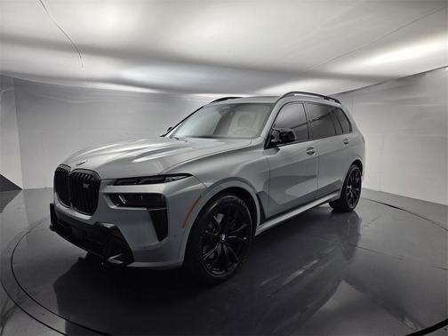 2023 BMW X7 M60i