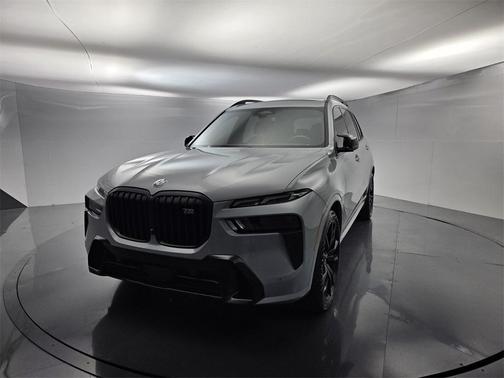 2023 BMW X7 M60i