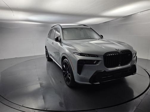 2023 BMW X7 M60i