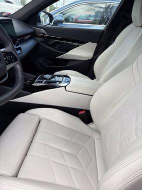 Phytonic Blue Metallic 2024 BMW 530 i