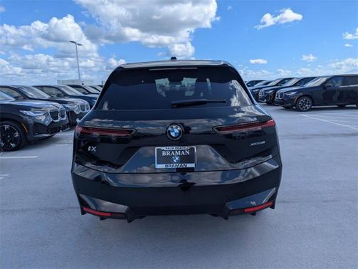 2026 BMW iX xDrive45