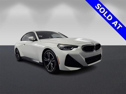 2022 BMW 230 i