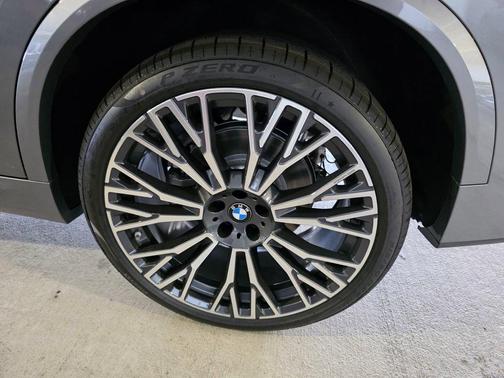 Gray Metallic 2026 BMW X5 sDrive40i