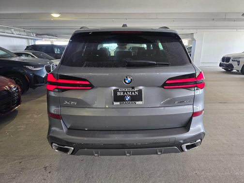 Gray Metallic 2026 BMW X5 sDrive40i