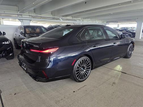 2025 BMW 760 760i xDrive